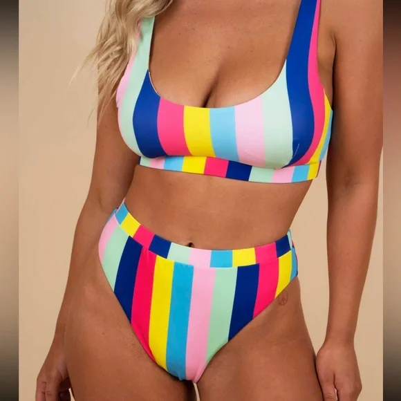 NWT 🏷️ Multi-colored bikini from Blushing Brunette Boutique - Picture 1 of 8